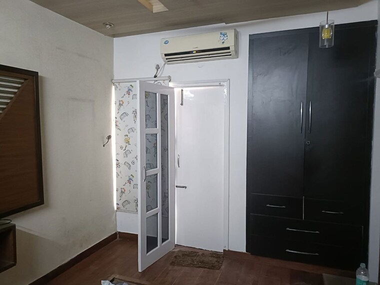 Room, panchkula urban estate 3 Bedroom 1800 Sq.Ft. Apartment In Panchkula Urban Estate Panchkula 10002801