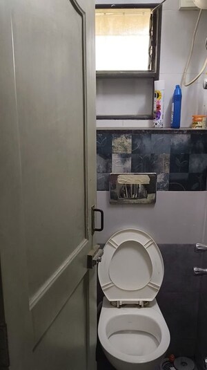Bathroom in 1 BHK Apartment at Sankalp Nnp, Goregaon East – for Sale