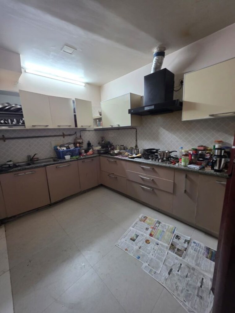 Kitchen, chittaranjan park 3 Bedroom 233 Sq.Yd. Builder Floor In Chittaranjan Park Delhi 10009537