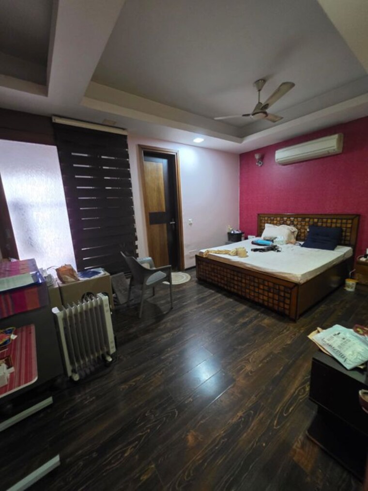 Living Room, chittaranjan park 3 Bedroom 233 Sq.Yd. Builder Floor In Chittaranjan Park Delhi 10009537