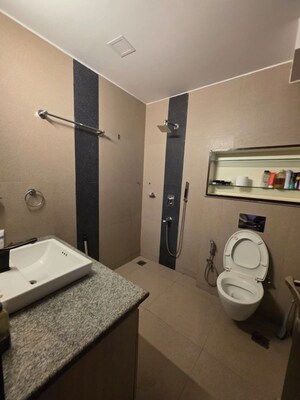 Master Bedroom in 3 BHK Builder Floor at Chittaranjan Park – for Rent