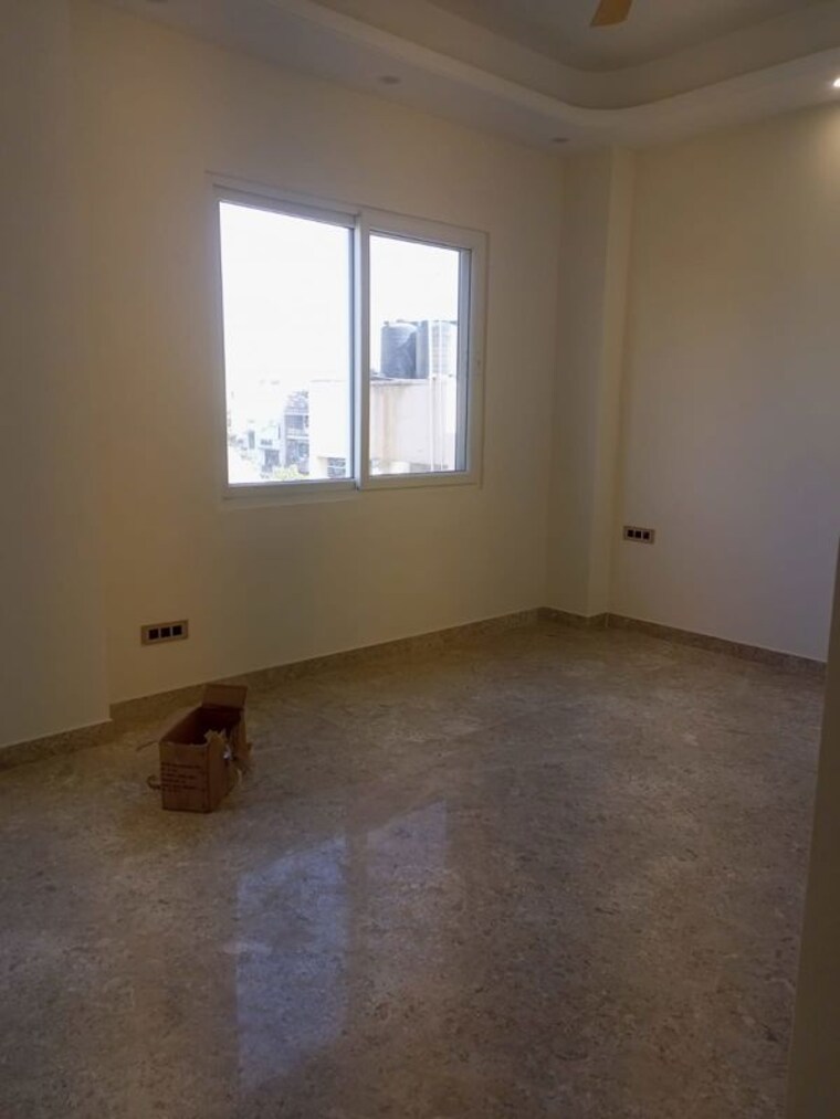 Room, kalkaji 3 Bedroom 200 Sq.Yd. Builder Floor In Kalkaji Delhi 10009542