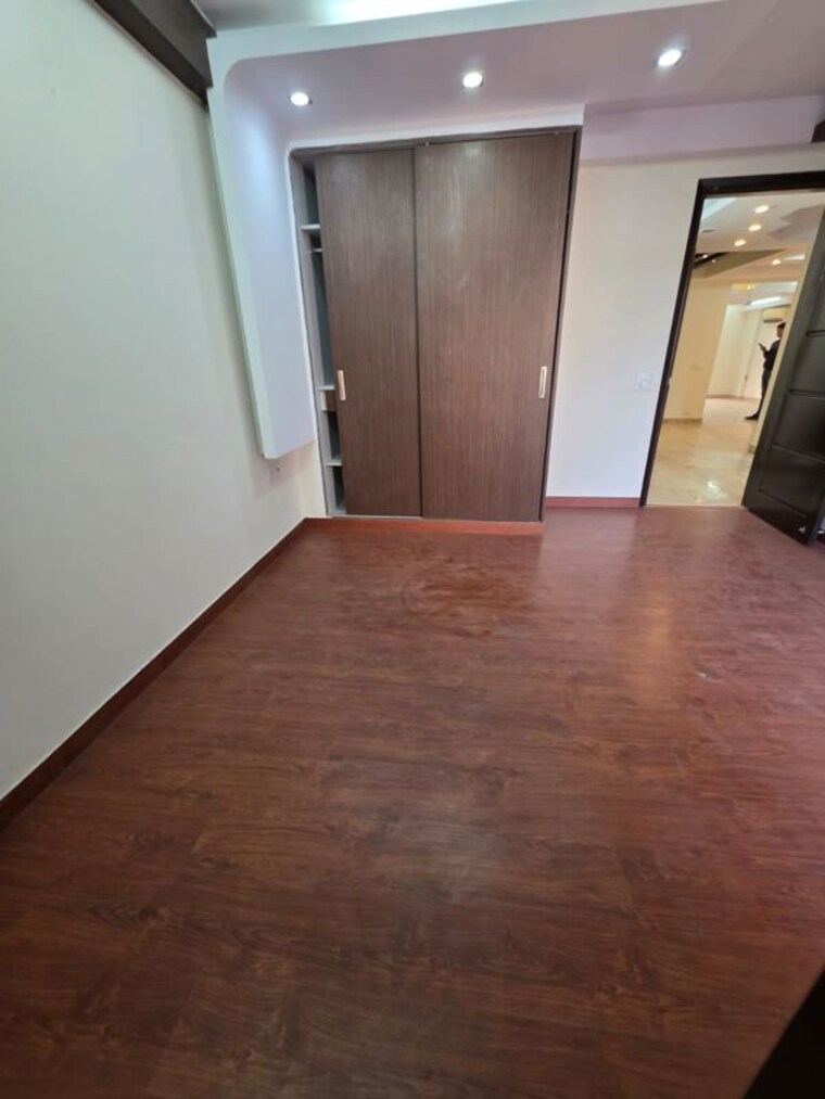 Room, chittaranjan park 3 Bedroom 233 Sq.Yd. Builder Floor In Chittaranjan Park Delhi 10009547