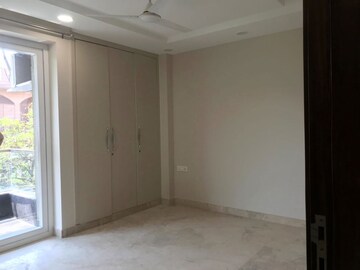 Room in 4 BHK Builder Floor at Kailash Hills – for Rent