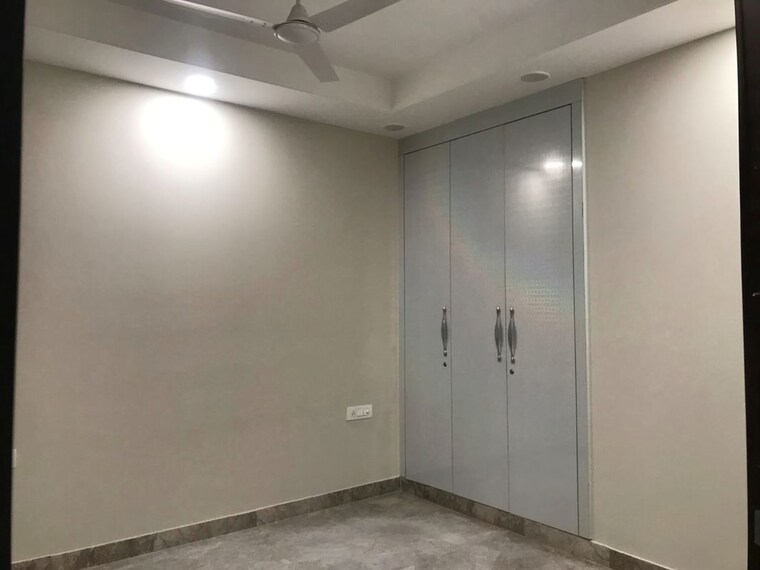 Room, kailash hills 4 Bedroom 250 Sq.Yd. Builder Floor In Kailash Hills Delhi 10009554