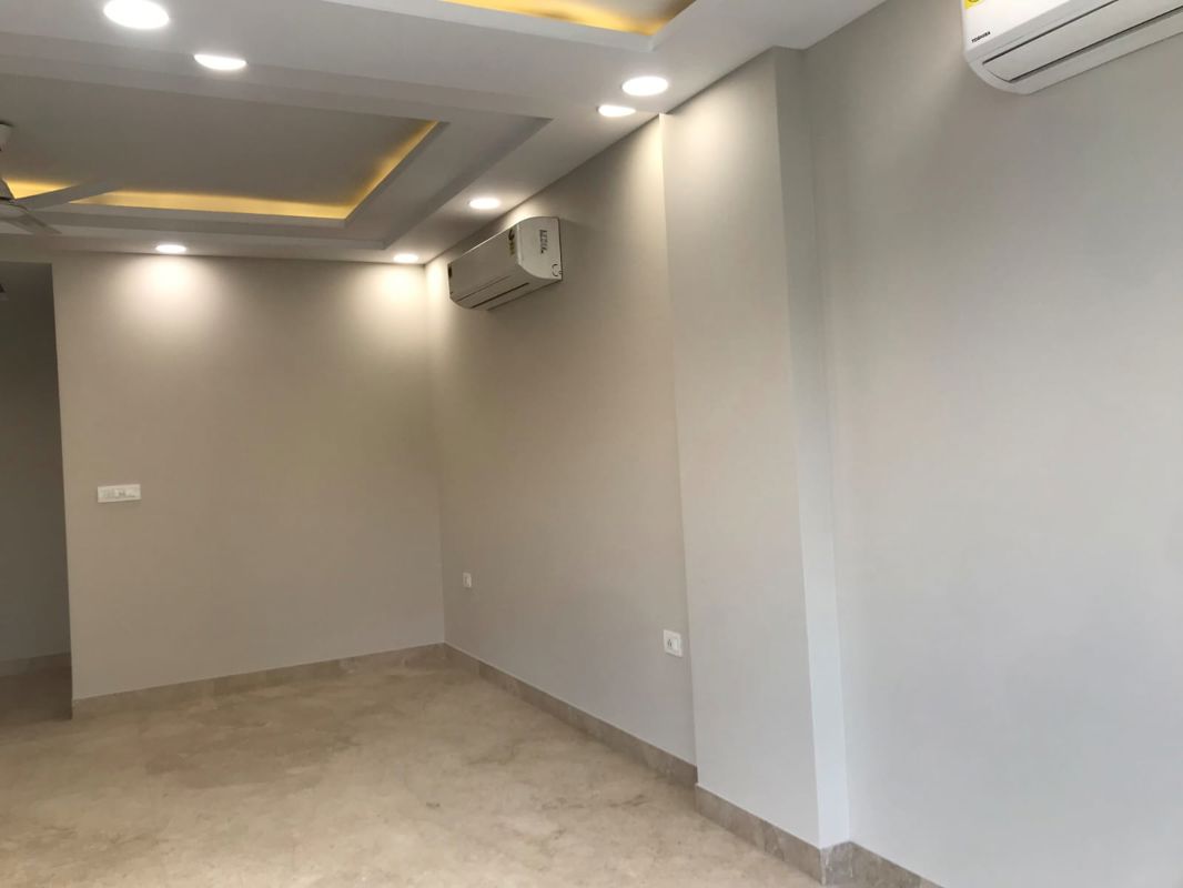 4 BHK + Pooja Room,Servant Room Builder Floor For Rent in Kailash Hills
