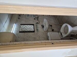 Furnished Amenities in 2 BHK Apartment at Antriksh Golf View, Sector 78 – for Rent