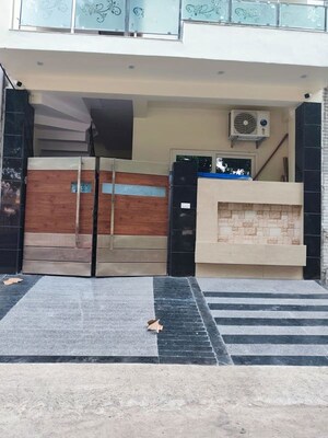 2 BHK Builder Floor For Rent in Gomti Nagar