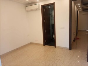 Room in 3 BHK Builder Floor at Kailash Hills – for Rent