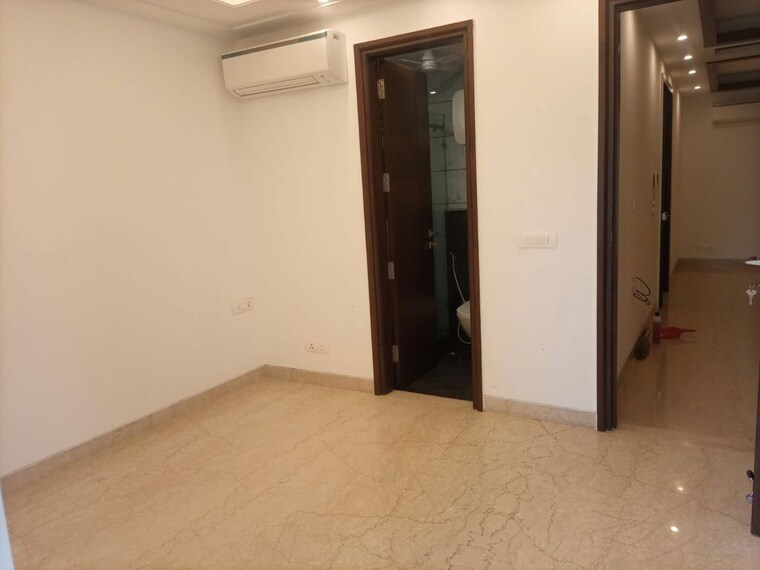 Room, kailash hills 3 Bedroom 127 Sq.Yd. Builder Floor In Kailash Hills Delhi 10009565