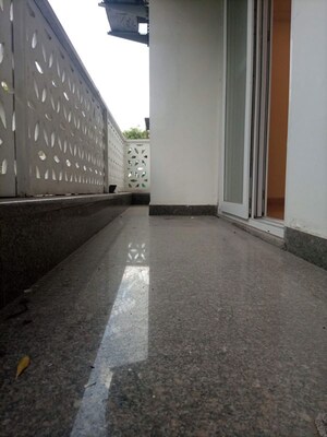 Room in 3 BHK Builder Floor at Kailash Hills – for Rent