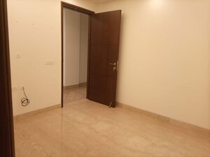 Room in 3 BHK Builder Floor at Kailash Hills – for Rent