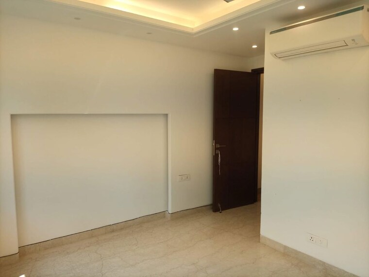 Room, kailash hills 3 Bedroom 127 Sq.Yd. Builder Floor In Kailash Hills Delhi 10009565