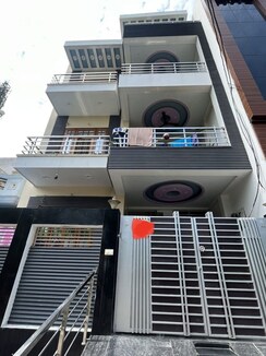2 BHK + Pooja Room Builder Floor For Rent in Gomti Nagar