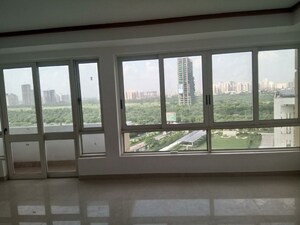 Room in 3 BHK Apartment at Jaypee Imperial Court, Sector 128 – for Sale