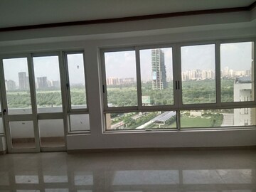 Room in 3 BHK Apartment at Jaypee Imperial Court, Sector 128 – for Sale