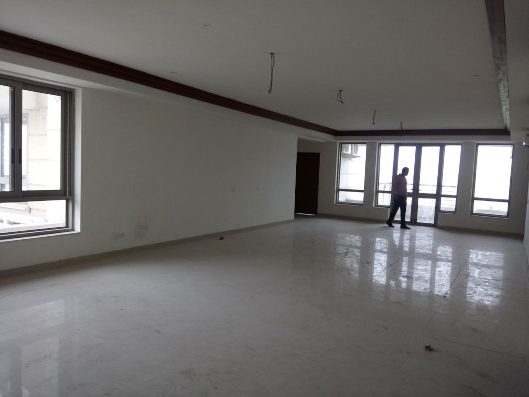 3 BHK + Servant Room Apartment For Sale in Jaypee Kalypso Court