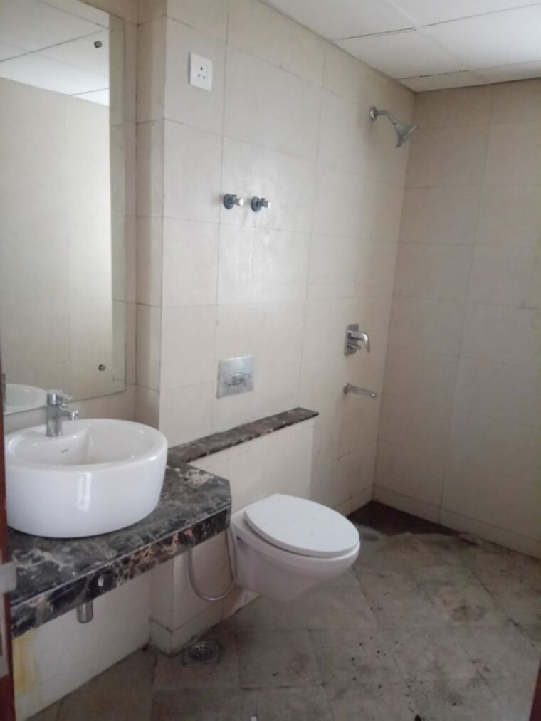 Bathroom, jaypee-kalypso-court 3 Bedroom 2620 Sq.Ft. Apartment In Sector 128 Noida 10009581