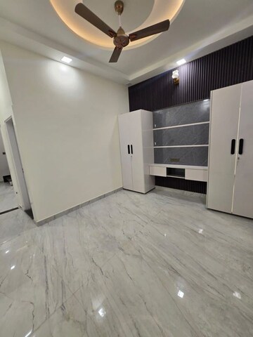 Room in 3 BHK Builder Floor at Maya Homes, Indrapuram – for Rent