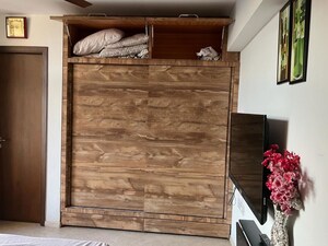 Furnished Amenities in 2 BHK Apartment at One Hiranandani Park, Ghodbunder Road – for Rent