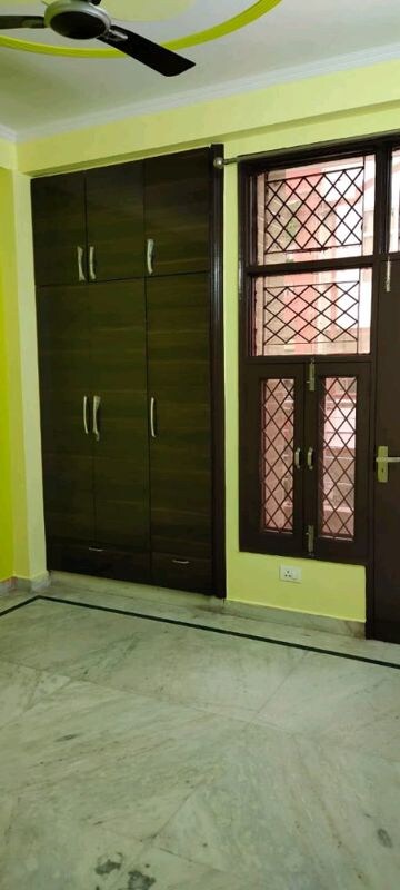 Room in 2 BHK Builder Floor at Indirapuram Shakti Khand 1 – for Rent