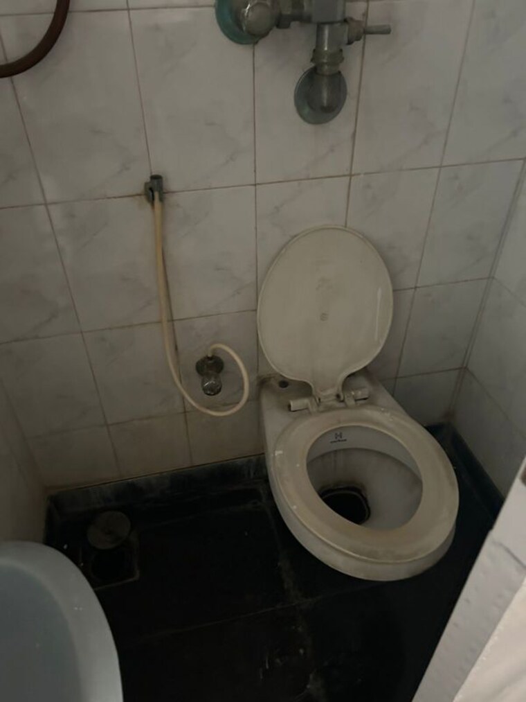 Bathroom, vrindavan-chs-malad 1 Bedroom 520 Sq.Ft. Apartment In Malad East Mumbai 10009624