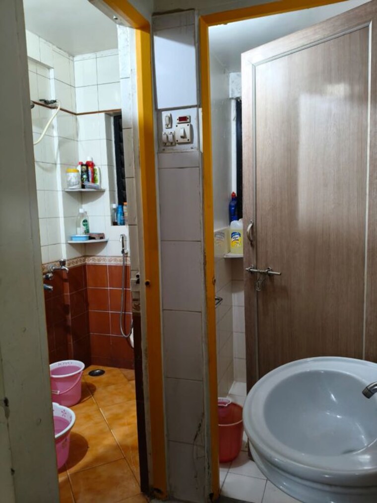 Bathroom, sahakar nagar 2 Bedroom 770 Sq.Ft. Apartment In Sahakar Nagar Pune 10009618