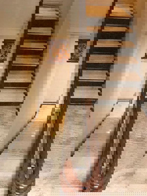 6 BHK 4200 Sq.Ft. Independent House in Juhu Pearl