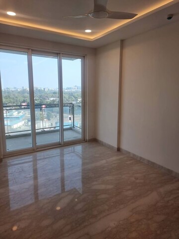 Room in 3 BHK Apartment at Smart World Orchard, Sector 61 – for Rent