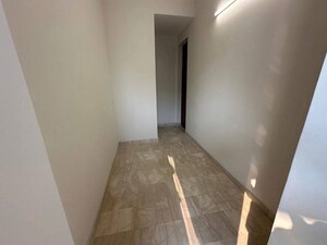 Room in 3 BHK Apartment at Smart World Orchard, Sector 61 – for Rent