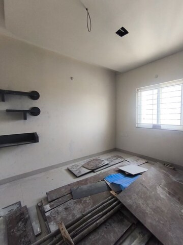 Room in 2.5 BHK Apartment at My Home Sayuk, Tellapur – for Rent