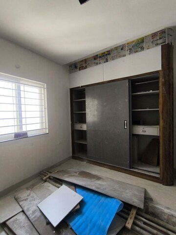 Room in 2.5 BHK Apartment at My Home Sayuk, Tellapur – for Rent