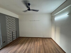Room in 4 BHK Apartment at 3C Lotus Panache, Sector 110 – for Sale
