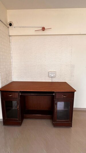 Room in 2 BHK Apartment at Dhanori – for Rent