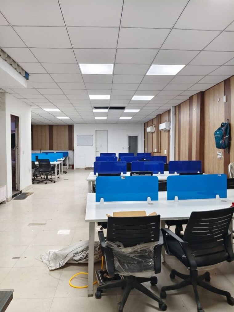 Team Area, sector 63 Commercial Office Space 1600 Sq.Ft. In Sector 63 Noida 10009762