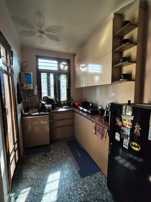 Kitchen in 1.5 BHK Builder Floor at Sector 55 – for Rent