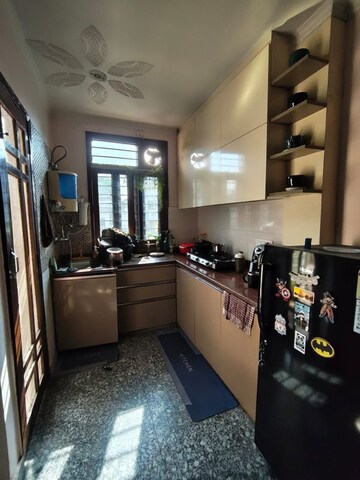 Kitchen in 1.5 BHK Builder Floor at Sector 55 – for Rent