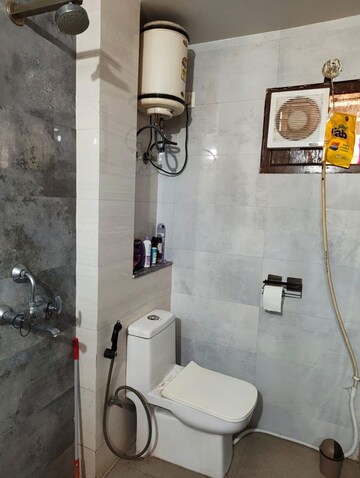 Bathroom in 1.5 BHK Builder Floor at Sector 55 – for Rent