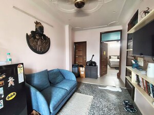 Living Room in 1.5 BHK Builder Floor at Sector 55 – for Rent