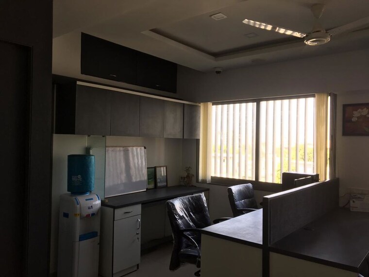 Team Area, navrangpura Commercial Office Space 945 Sq.Ft. In Navrangpura Ahmedabad 10009787