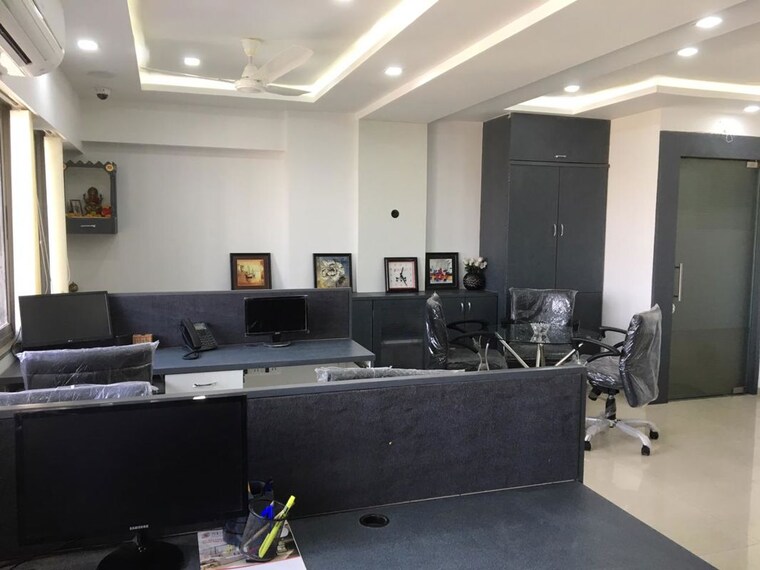 Team Area, navrangpura Commercial Office Space 945 Sq.Ft. In Navrangpura Ahmedabad 10009787