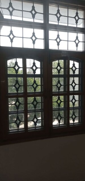 Gym in 3 BHK Apartment at Varun Enclave, Sector 28 – for Rent