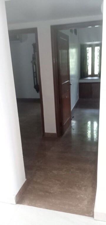 3 BHK Apartment For Rent in Varun Enclave, Sector 28