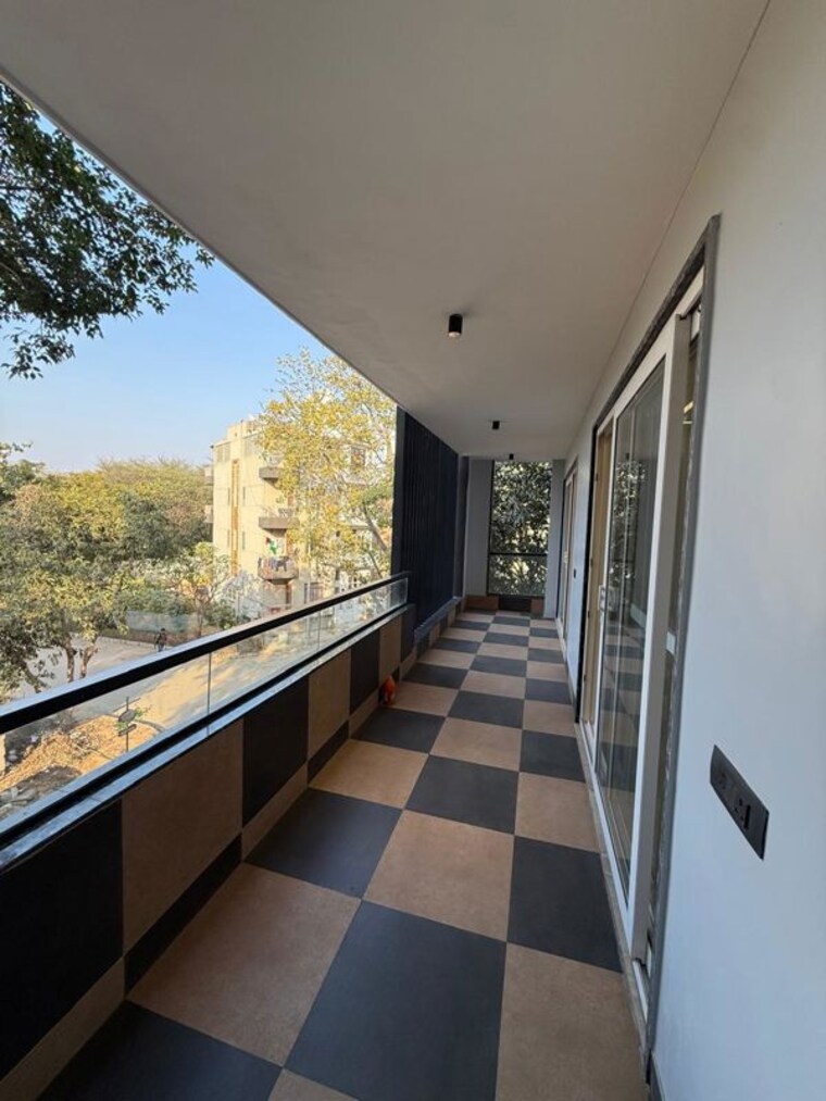 Balcony, suncity 4 Bedroom 3060 Sq.Ft. Apartment In Suncity Gurgaon 10009799