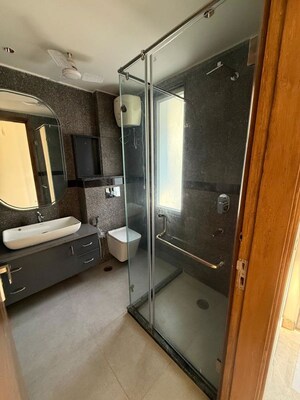 Furnished Amenities in 4 BHK Apartment at Suncity – for Rent