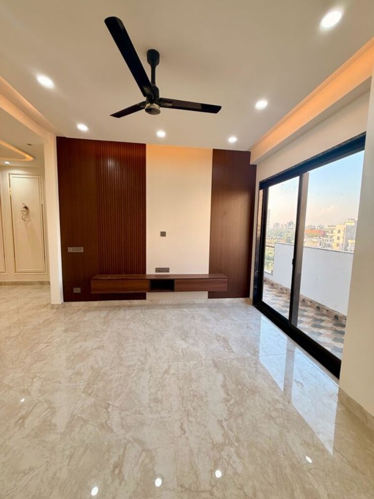 Room, sector 70 3 Bedroom 204 Sq.Yd. Builder Floor In Sector 70 Gurgaon 10009829