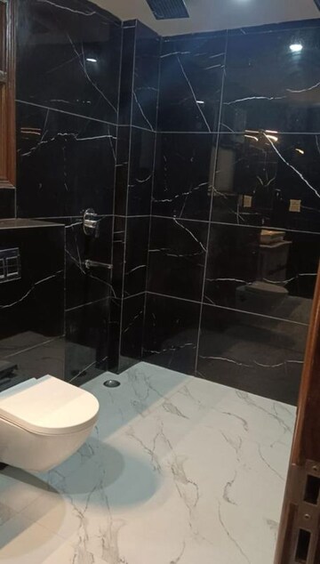 Bathroom in 3.5 BHK Builder Floor at Sushant Lok 3, Sector 57 – for Sale