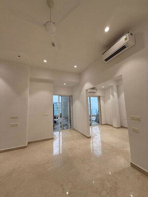 Room in 3 BHK Apartment at Indiabulls Sky Forest, Lower Parel – for Rent