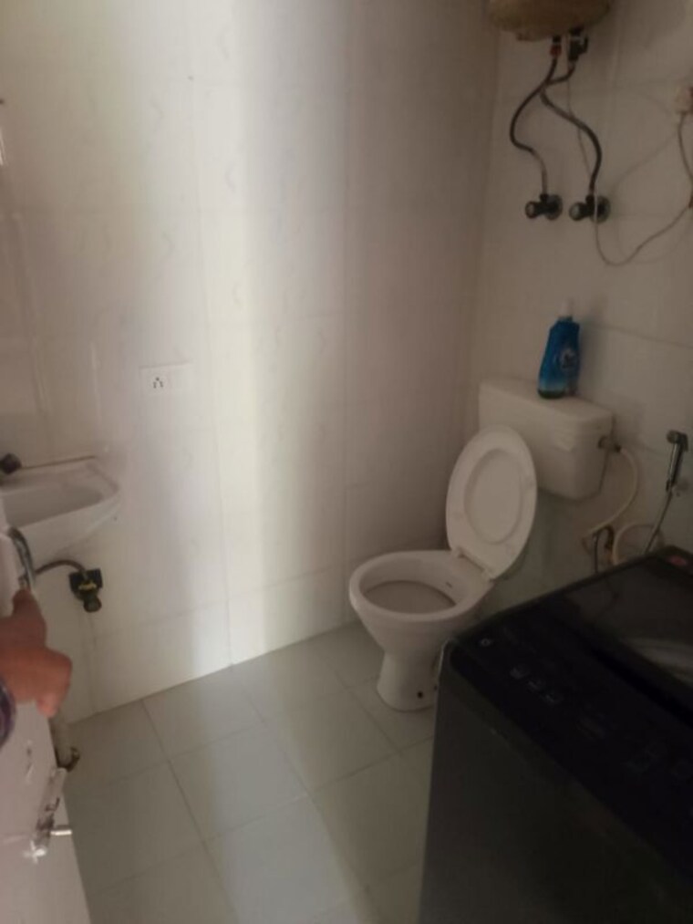 Bathroom, rwa-apartments-sector-29 4 Bedroom 2500 Sq.Ft. Apartment In Sector 29 Noida 10009877