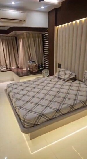 Bedroom in 2 BHK Apartment at Chembur – for Rent